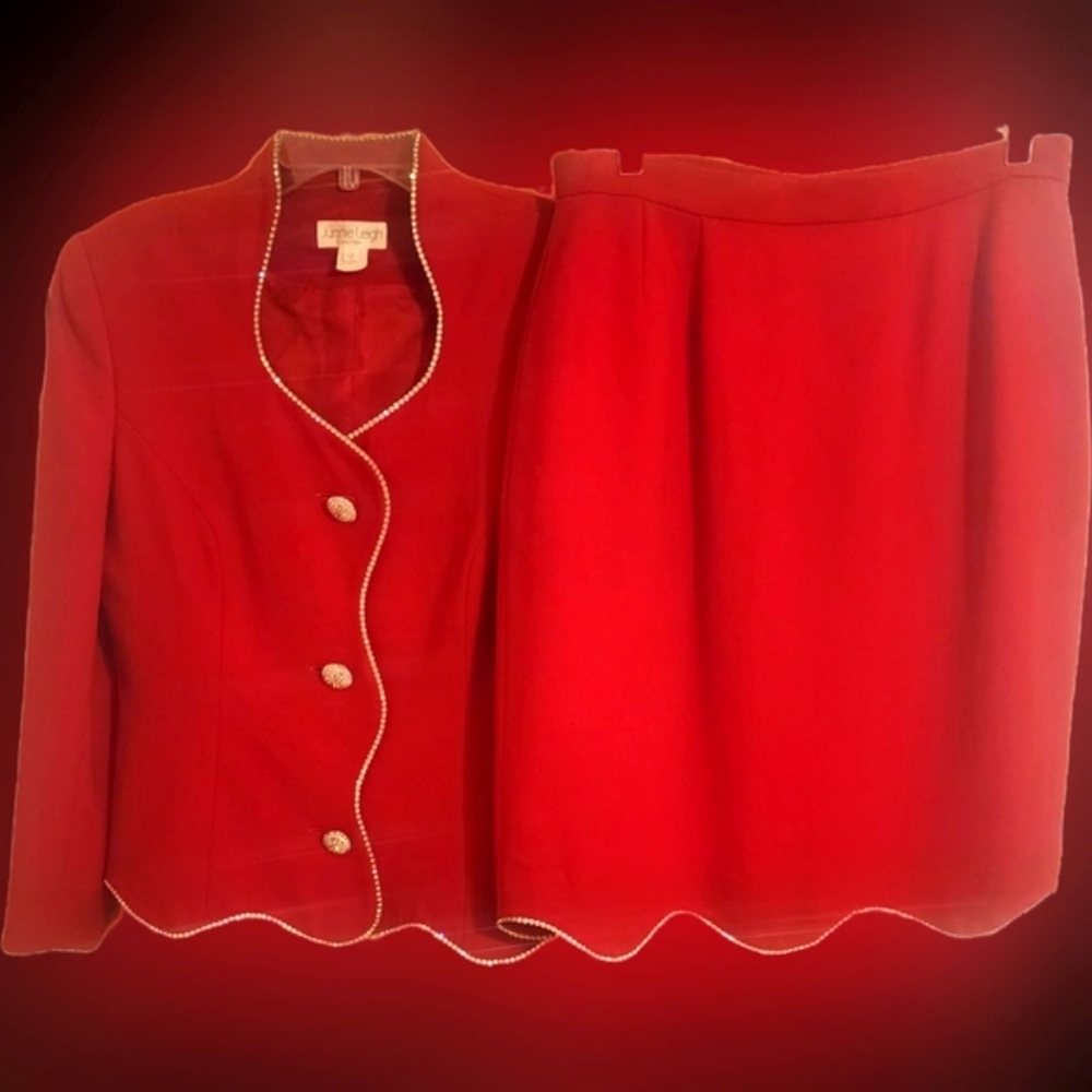 Junnie leigh, New York dressy red suite with diamond trim size 12 - Picture 8 of 8